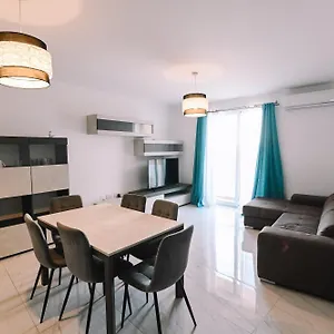 Appartamento Spacious 3 Bedroom In Sliema!, Sliema